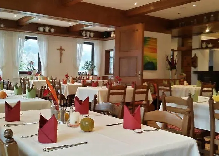 ホテル Landhaus Oberaurach 3*